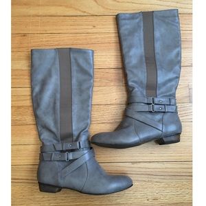 GREY RIDING BOOTS